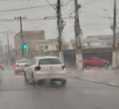 Imagem - Chuva e maré acima de 3 metros colocam Belém em alerta nesta segunda; veja os horários de pico