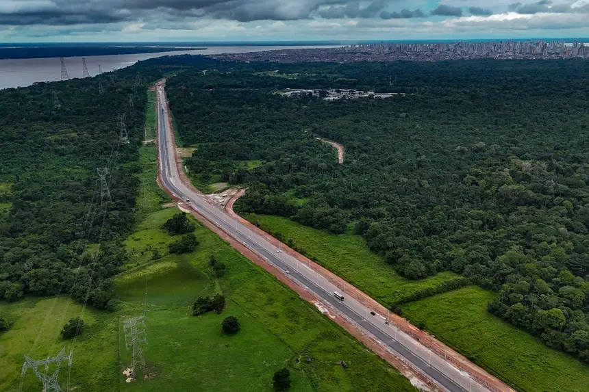 Imagens da Avenida Liberdade, nova rota de saída da capital paraense.