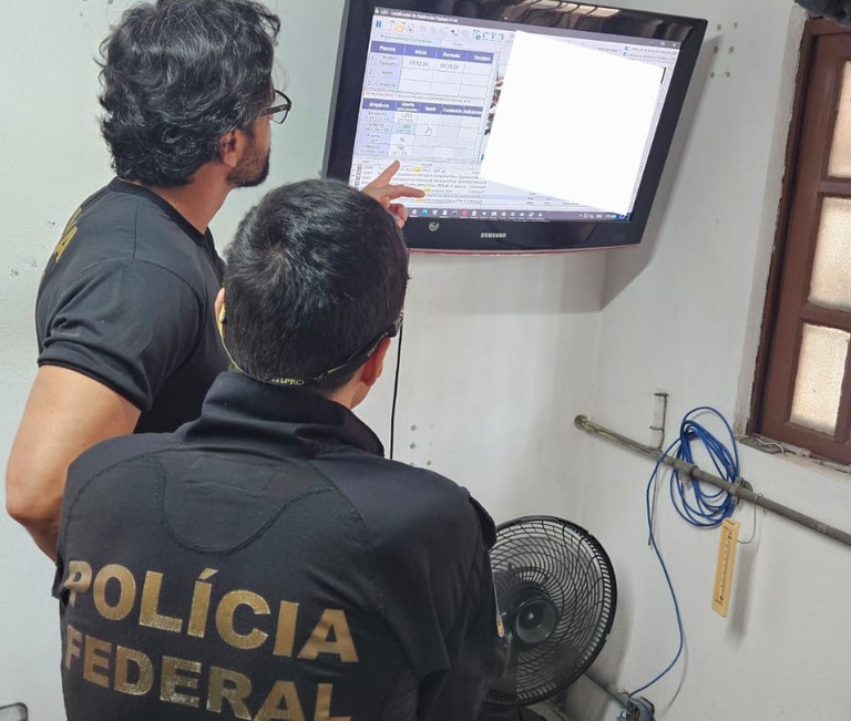 O foco da operação é identificar pessoas envolvidas no armazenamento, compartilhamento e produção de material criminoso nas redes


