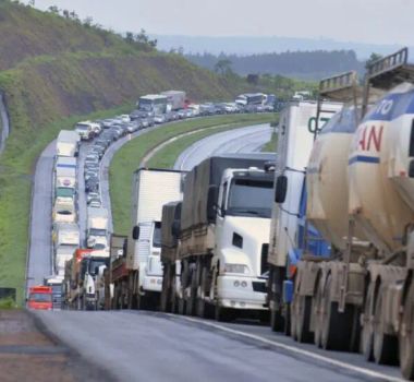 Imagem - Governo Federal adota medidas para evitar greve dos caminhoneiros