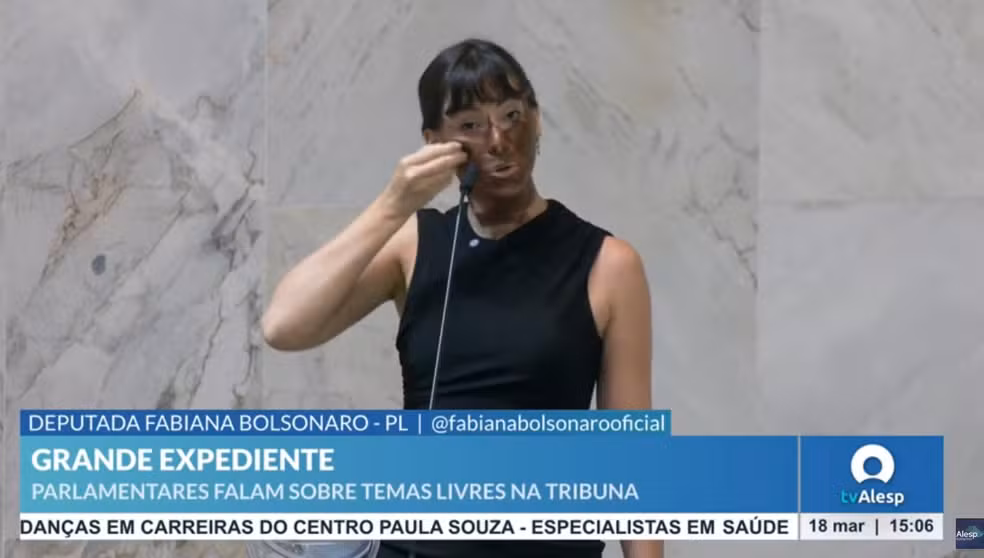 Deputada estadual Fabiana Bolsonaro (PL) durante sessão nesta quarta-feira (18) 