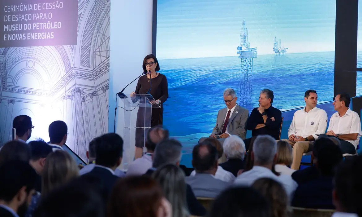 Imagem - Petrobras suspendeu leilão de combustíveis para reavaliar estoques