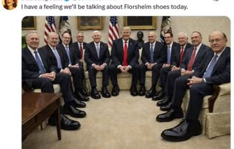 Trump dá sapatos de números errados para aliados, eles usam e viram meme
