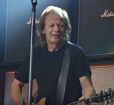 Imagem - Guitarrista do AC/DC, Stevie Young, é internado na Argentina antes de sequência de shows