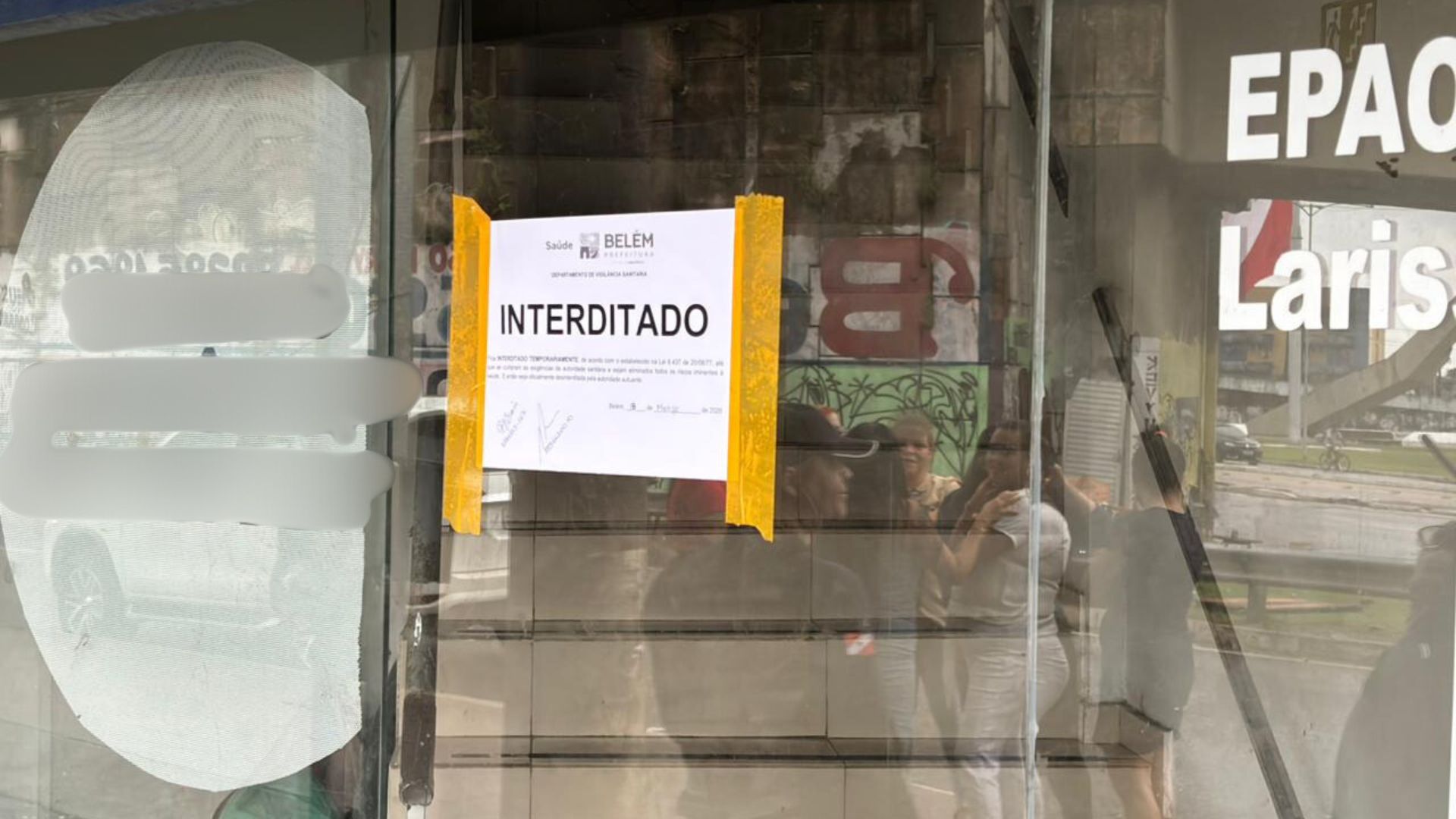 A interdição ocorreu após denúncias à Secretaria Municipal de Saúde sobre irregularidades sanitárias no estabelecimento.
