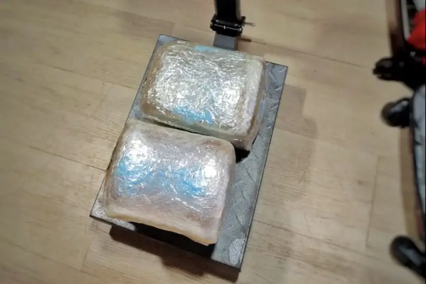 (Droga flagrada em embarcação em Óbidos, no Pará)