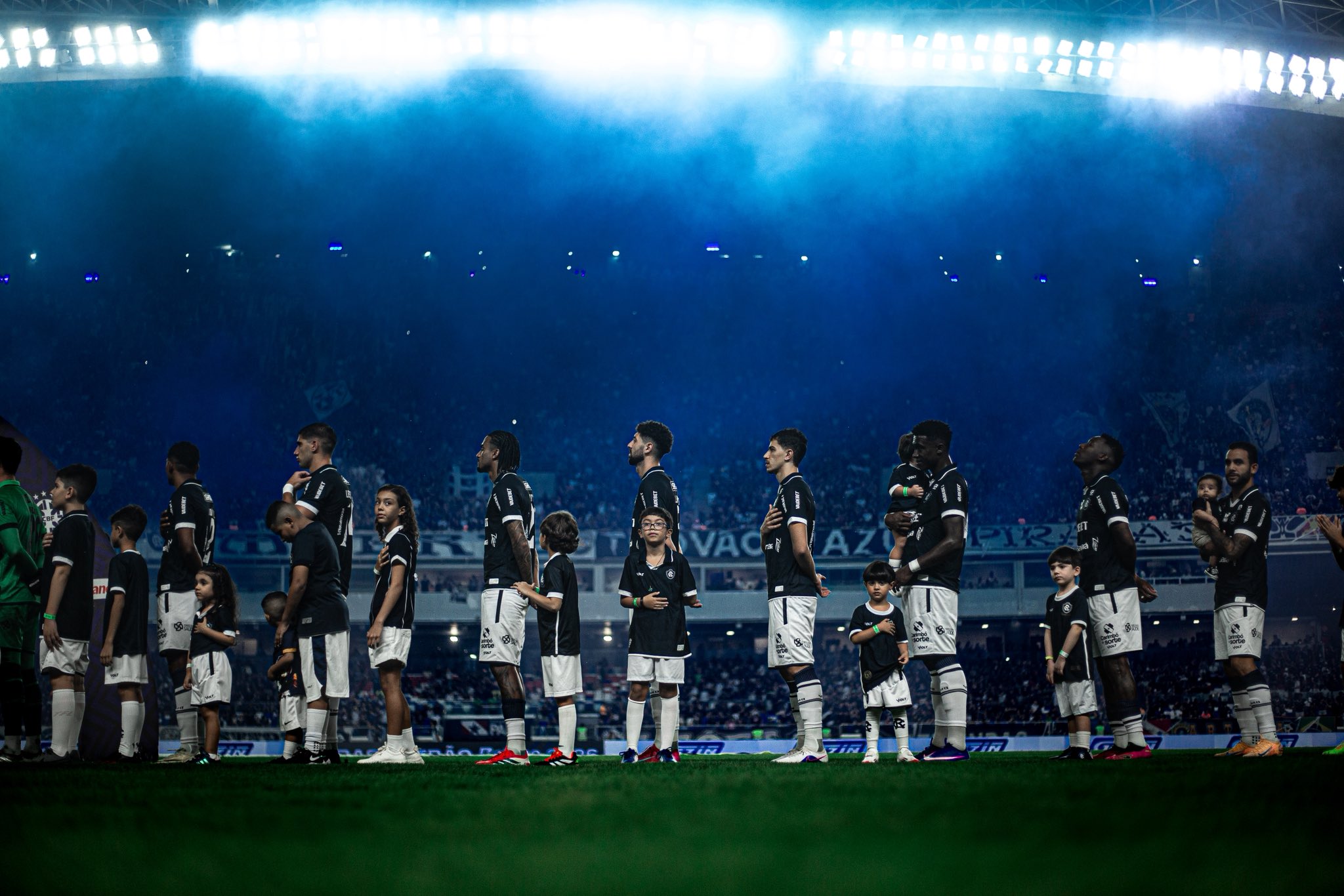 Leão visita o Flamengo no Maracanã - 