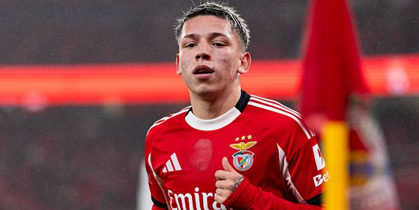 Prestianni chamou Vinicius Jr. de "mono" (macaco) em espanhol enquanto cobria a boca com a camisa. —