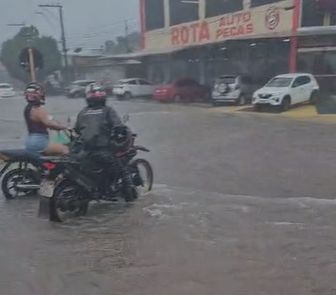 Imagem - Marituba registra 3 horas de chuva e tem alagamentos em diversos pontos