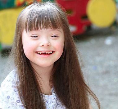 Imagem - Saúde bucal é fundamental para pessoas com Síndrome de Down, alerta especialista