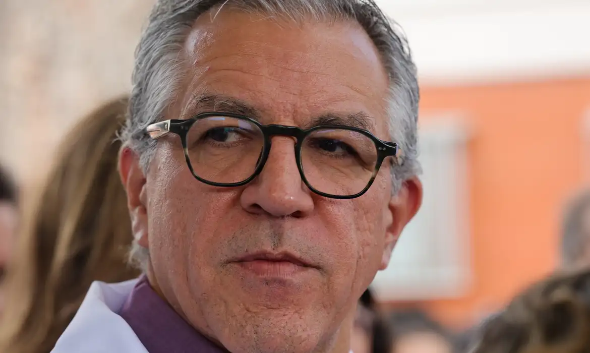 Ministro da Saúde diz que situação no momento está controlada

