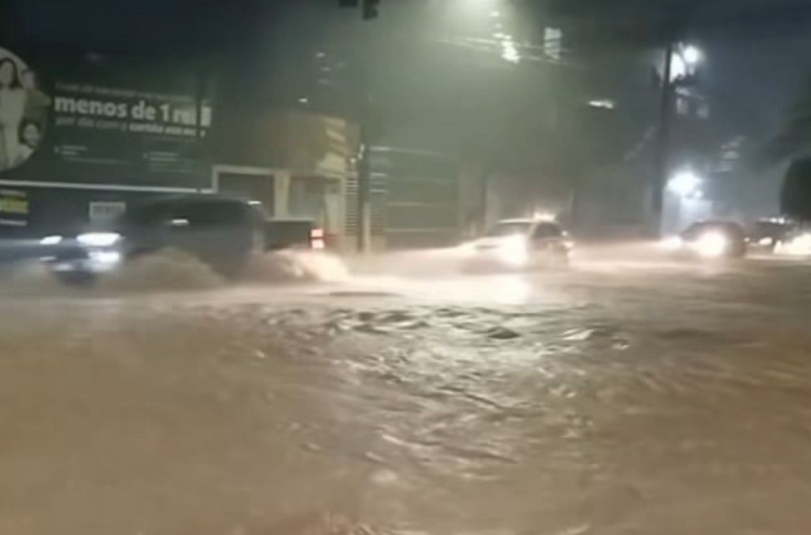 Ruas de Santarém ficaram alagadas - 