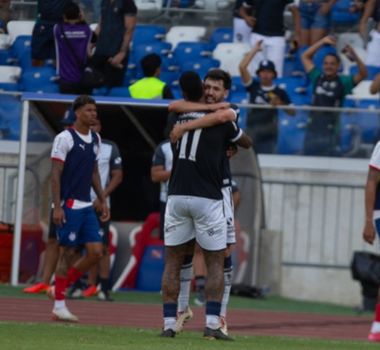 Imagem - Autor de dois gols contra o Bahia, Taliari comemora vitória do Remo: 'Muito especial'