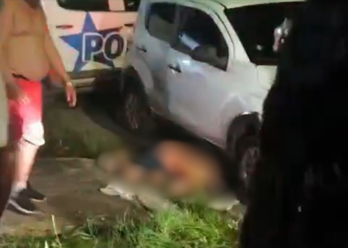 Suspeitos atacam carro a tiros e deixam um morto e um ferido em Icoaraci