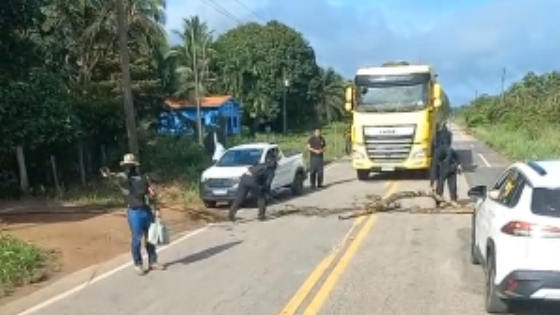 Grupo armado dispara tiros e desmobiliza protesto na PA-252, no nordeste do Pará.