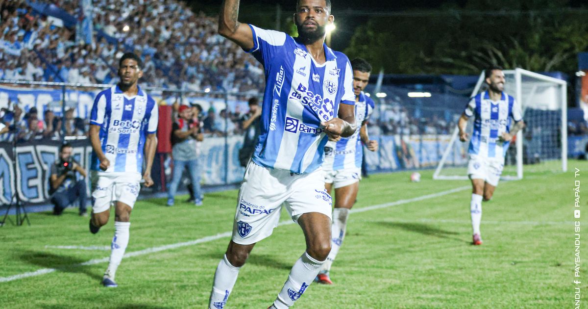 Castro comemora gol de empate