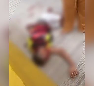 Imagem - Motociclista bate em mureta do BRT e sofre acidente na Augusto Montenegro