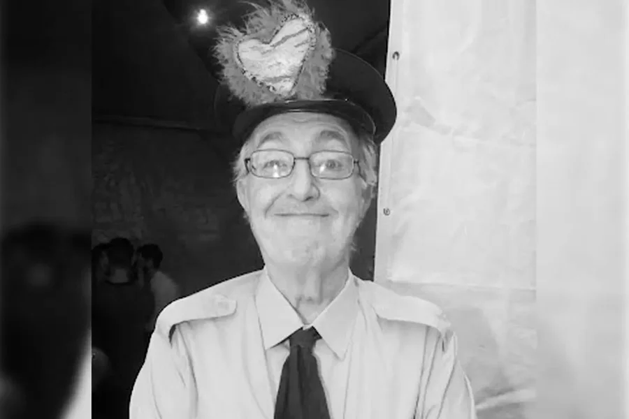 Morre Roberto Marquis, nome marcante do riso em 'A Praça é Nossa'