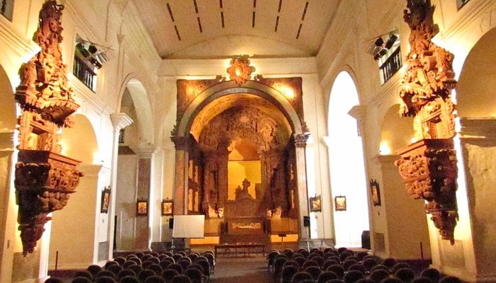 Museu de Arte Sacra funciona na Igreja de Santo Alexandre, na Cidade Velha
