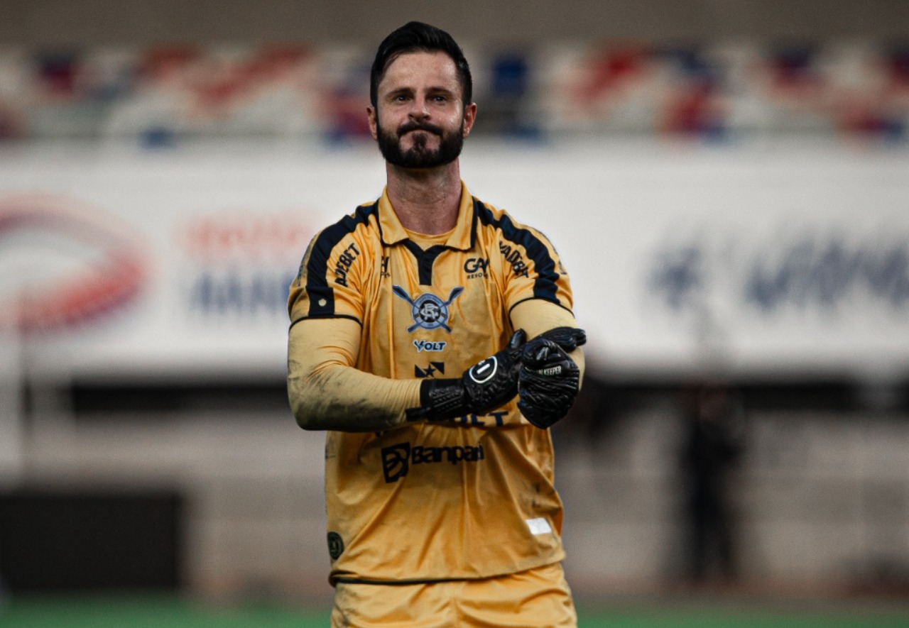 Imagem - Marcelo Rangel entra para história do Remo ao defender pênaltis em três divisões diferentes do Brasileirão