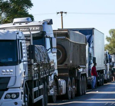 Imagem - Caminhoneiros descartam paralisação nacional após reuniões com governo