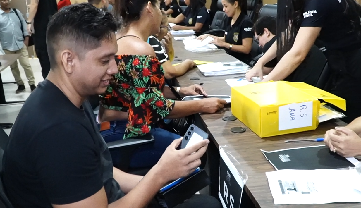 Imagem - Polícia Civil devolve quase 500 celulares roubados a vítimas em Belém