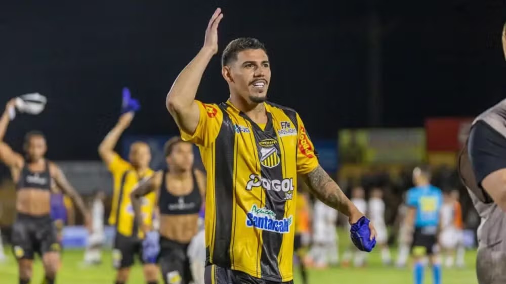 Mayk está na mira do Leão - 