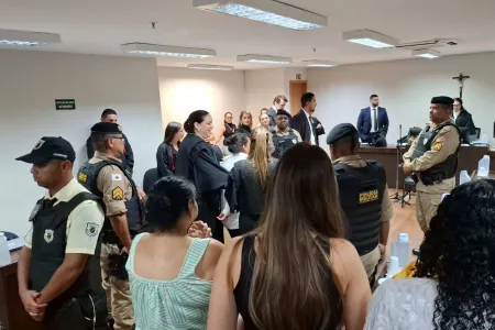 Mulher acusada de matar companheiro após abuso sexual contra a filha é absolvida pelo júri