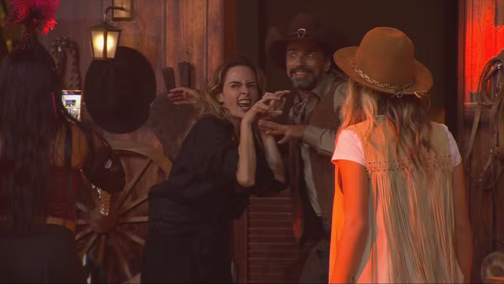 Ana Paula vence o último desafio do barrados no baile 