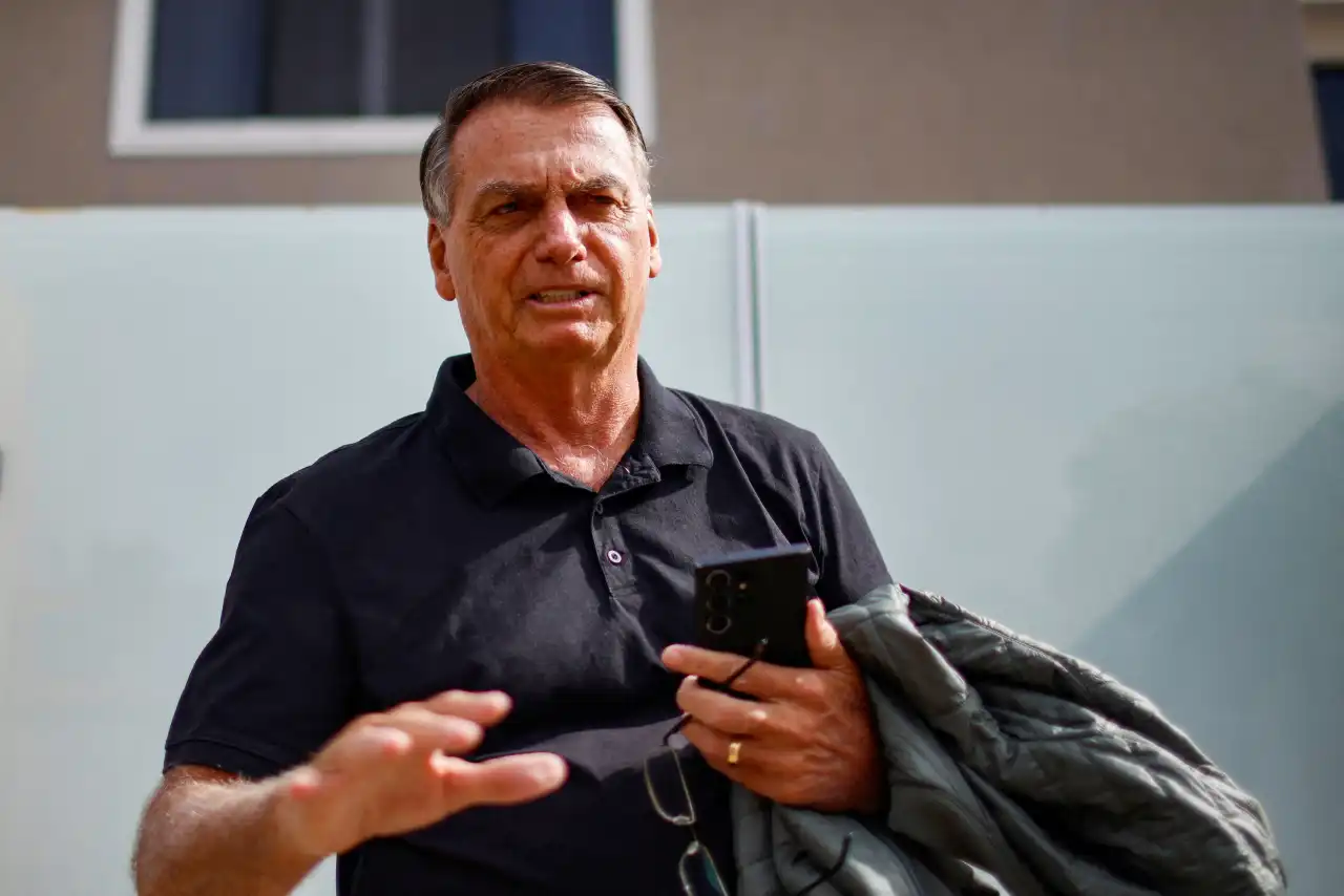 O ex-presidente Jair Bolsonaro deve receber alta hospitalar nesta sexta-feira (27). —