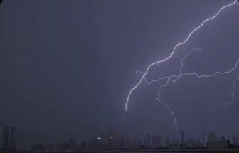 Vídeo: Raios atingem o prédio mais alto do mundo durante tempestade em Dubai