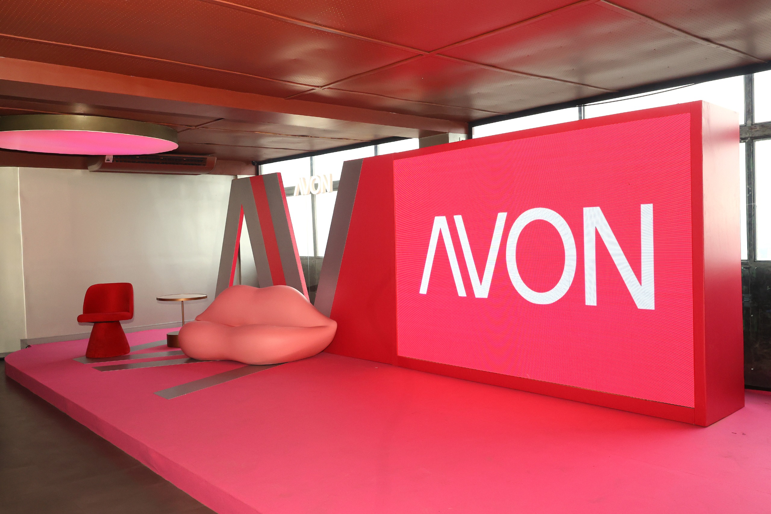 Relançamento histórico: em São Paulo, Avon inaugura DNA de 'Femtech' para sua operação na América Latina - 