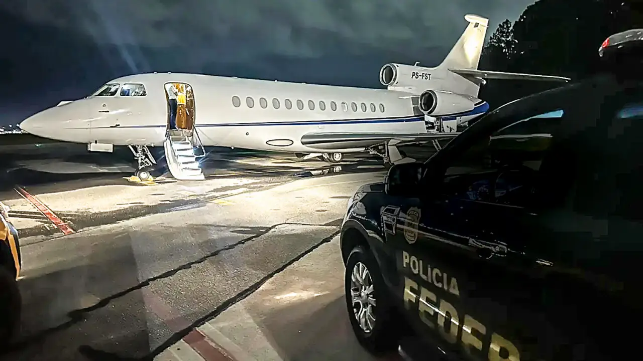 (Avião comprado à vista por Daniel Vorcaro) 