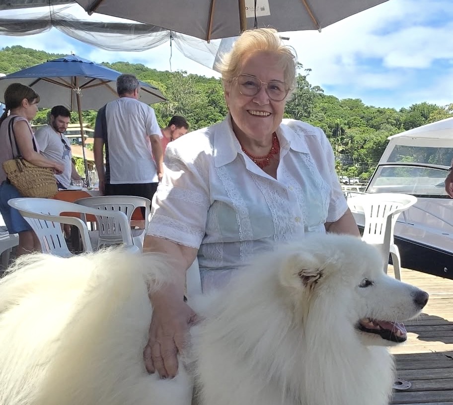 Celeste Heitmann é outra amiga querida que contou mais um ano de vida. 
