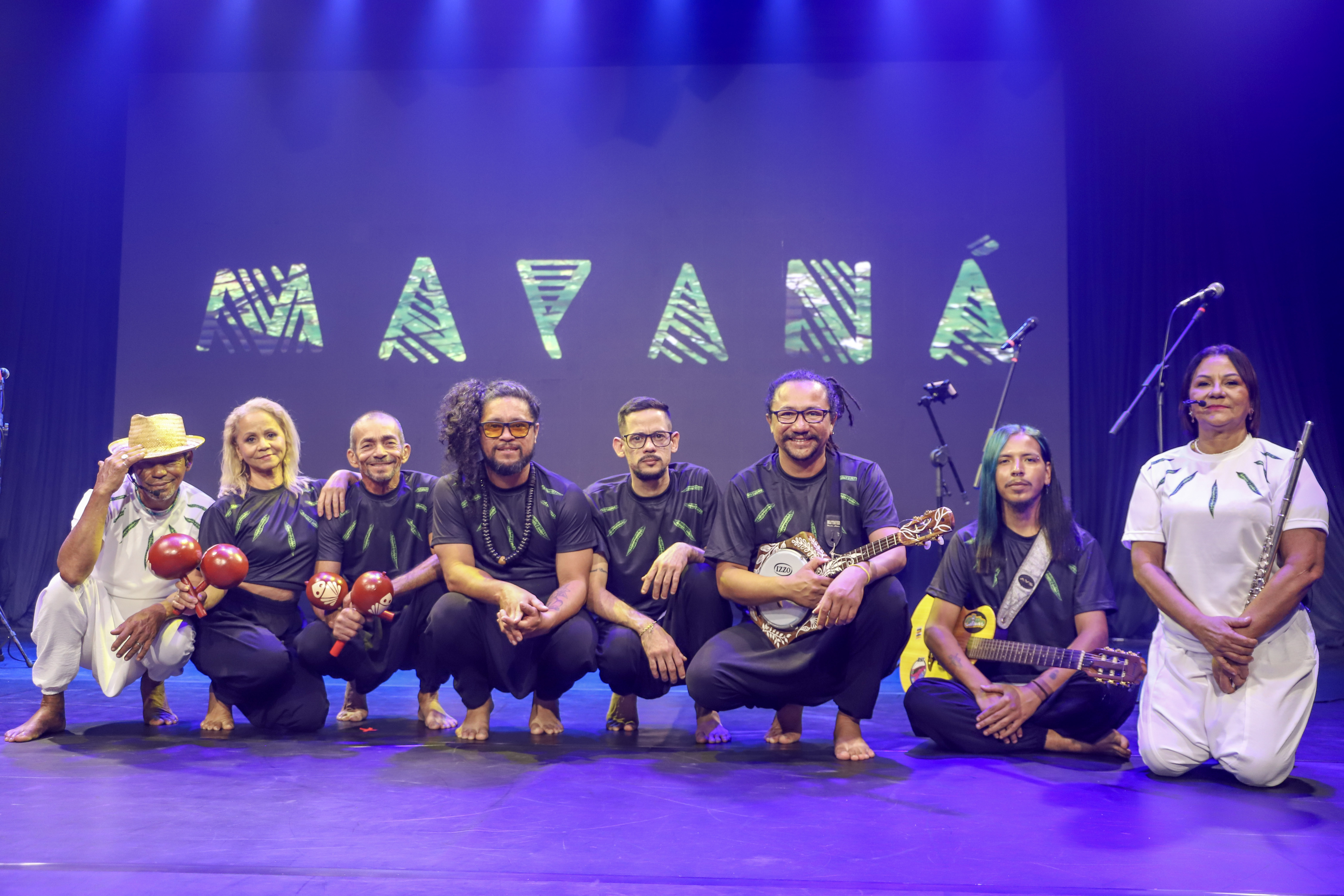 Integrantes do Grupo Mayaná; mistura de carimbó e audiovisual
