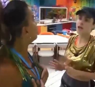 Imagem - Solange insinua que Ana Paula foi praguejada pela mãe, cita falta de maternidade e web reage