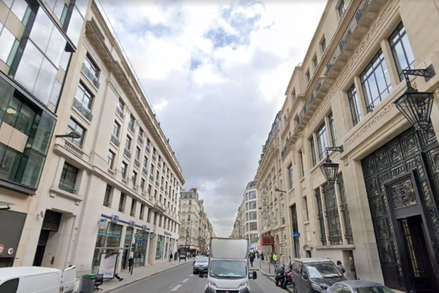 Polícia francesa impede possível atentado com bomba perto de prédio ligado aos EUA em Paris

