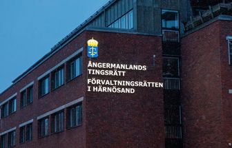 Homem é indiciado na Suécia por vender serviços sexuais da própria esposa para mais de 120 homens