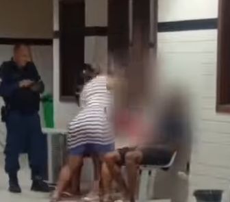 Imagem - Mãe agride filho em delegacia após adolescente ser apreendido por roubo