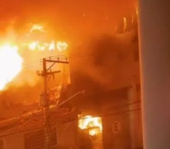 Imagem - Incêndio no Brás ultrapassa 30 horas e mobiliza força-tarefa dos bombeiros