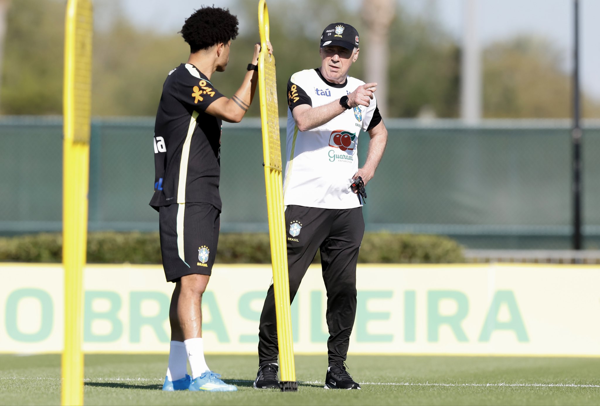 Ancelotti busca a melhor formação para o Brasil enfrentar a Croácia - 