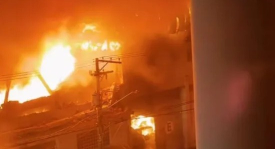 Incêndio no Brás ultrapassa 30 horas e mobiliza força-tarefa dos bombeiros