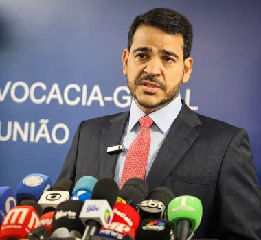 Imagem - Lula deve enviar nesta terça ao Senado indicação de Messias ao STF