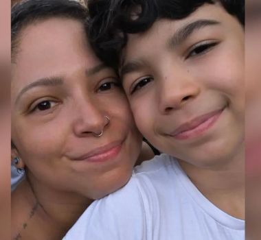 Imagem - Mãe e filho morrem após colisão entre bicicleta elétrica e ônibus