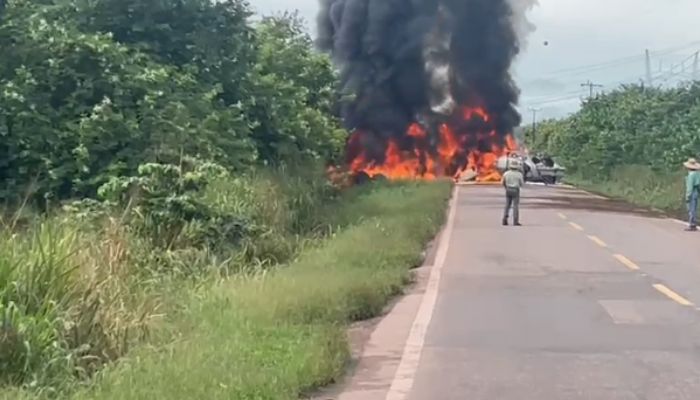 Colisão entre caminhões provoca explosão, mortes e interdita PA-150 entre Moju e Tailândia
