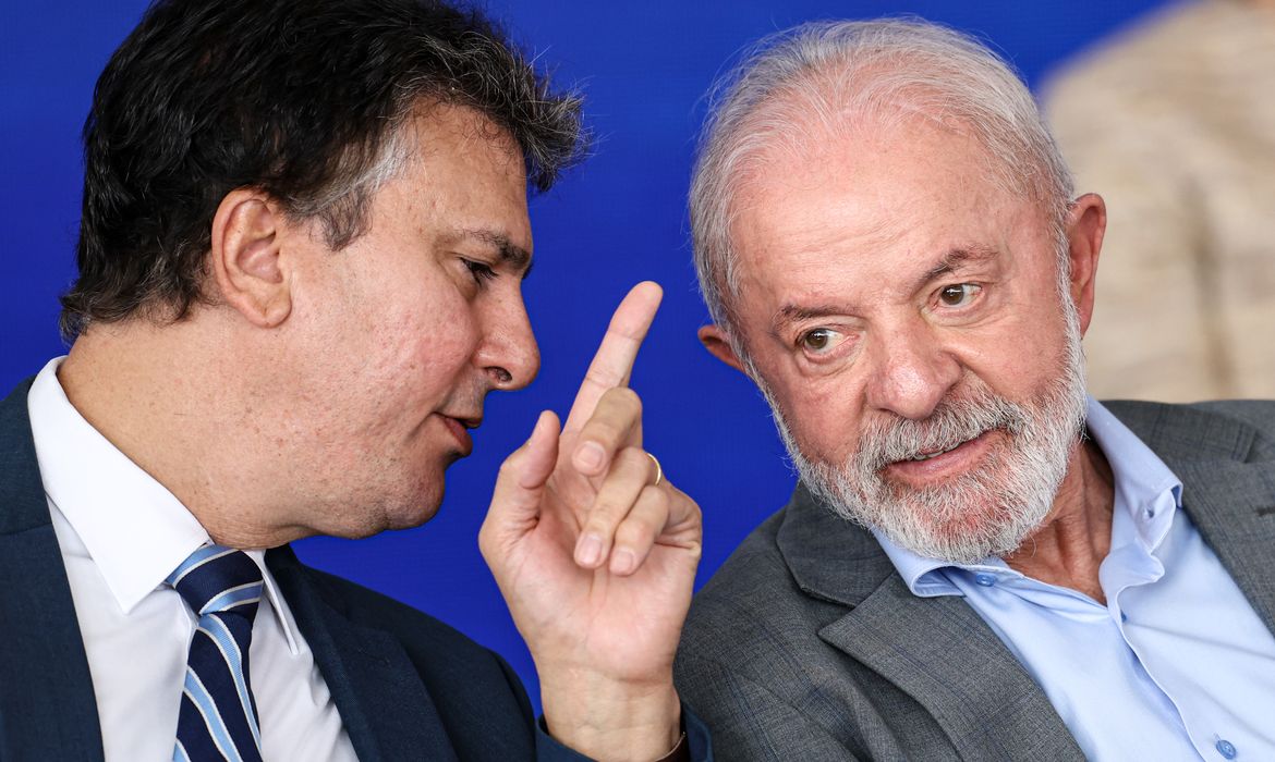 (O presidente Luiz Inácio Lula da Silva sancionou, na segunda-feira (30), a Lei 15.367/2026 que muda o processo de escolha de reitores das universidades.)
