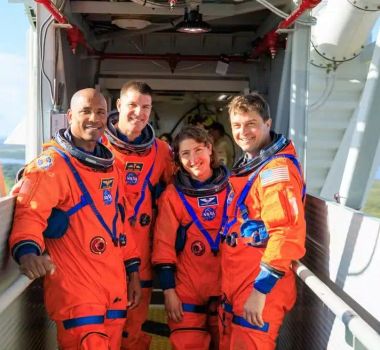 Imagem - Missão Artemis II: por que os astronautas da Nasa usarão trajes laranja na viagem à Lua