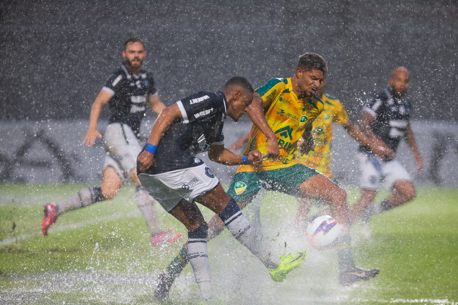 Clube do Remo x Roraima pela Copa Norte. —