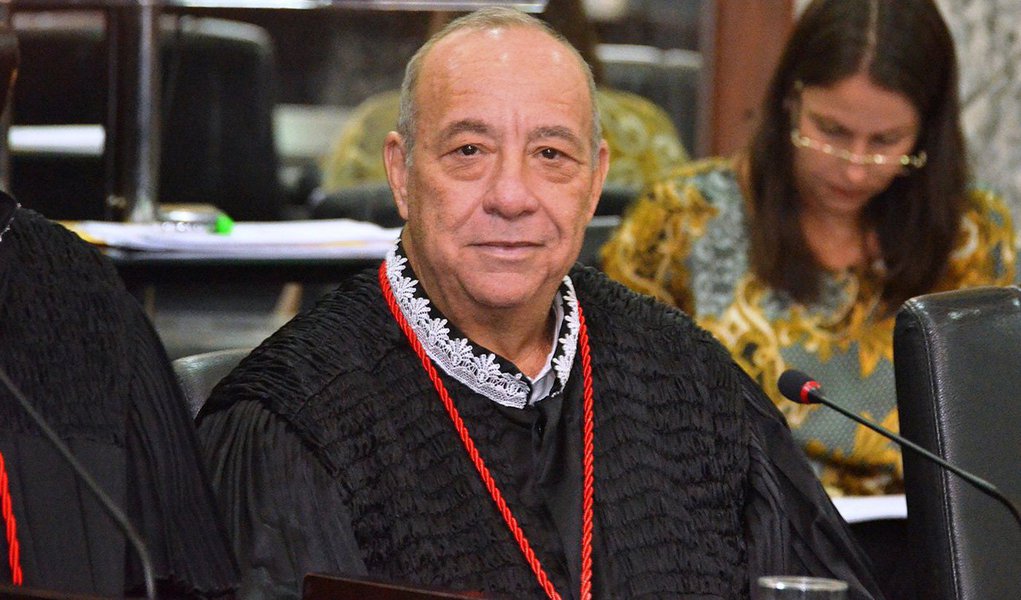 Desembargador Antônio Pacheco Guerreiro Júnior. —