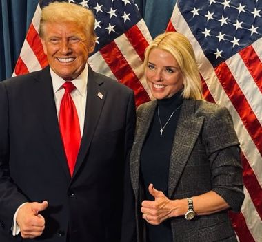 Imagem - Trump demite Pam Bondi do cargo de procuradora-geral dos EUA